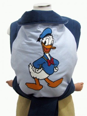 <a href="http://www.babywearing.gr/product/aplique-donald/"target="_blank">Ντόναλντ</a>  35€